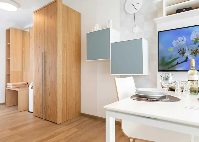 Nino-boardinghouse 8